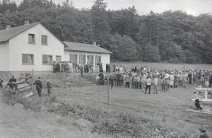 Die Einweihungsfeier des Haupthauses im Jahr 1960